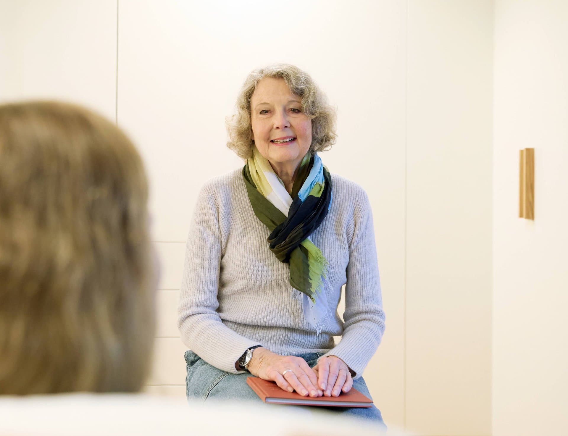Gesprächstherapie nach Rogers in den hellen Räumlichkeiten von Anja Gieselmann